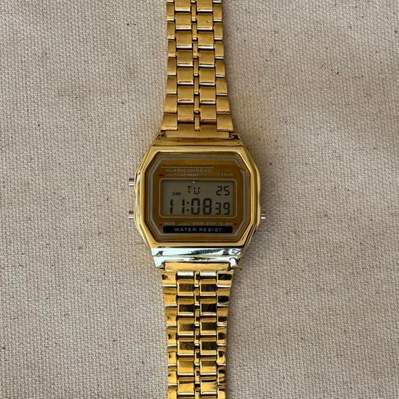 Casio Digital Watch Gold Accents Unisex Retro Y2K Style Quartz New - Picture 6 of 9